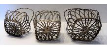 3 petits panier en fil de fer modelés art nouveau style