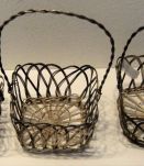 3 petits panier en fil de fer modelés art nouveau style