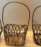3 petits panier en fil de fer modelés art nouveau style
