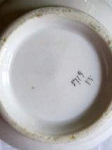 Pichet ancien en porcelaine peinte à la main  