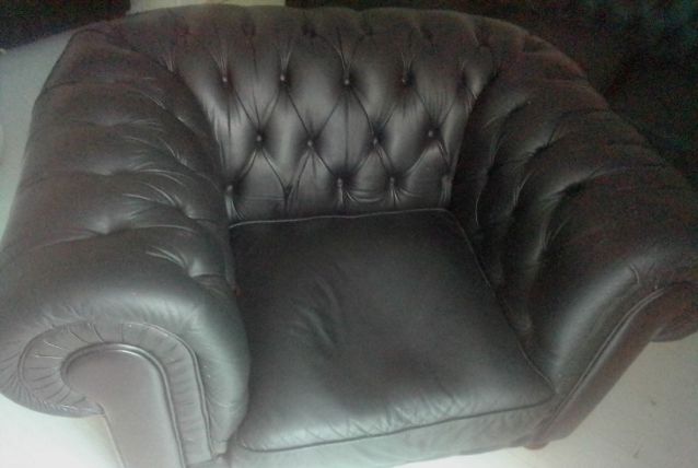 Deux Fauteuils capitonnés