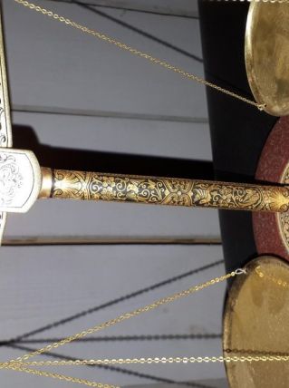 petite balance vintage avec poids 