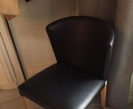 Chaise Scandinave en Cuir Véritable Noire Habitat