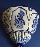 Paire de vases muraux bohème blanc et bleu 