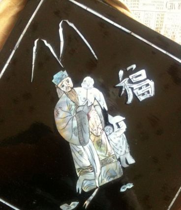 3 cadres à accrocher Laque du Japon incrustés de nacre