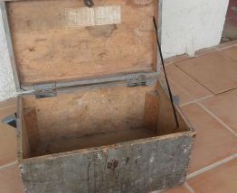 Coffre ancien dans son jus