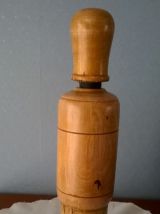 Ancienne bouchonneuse en bois	