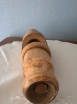 Ancienne bouchonneuse en bois	