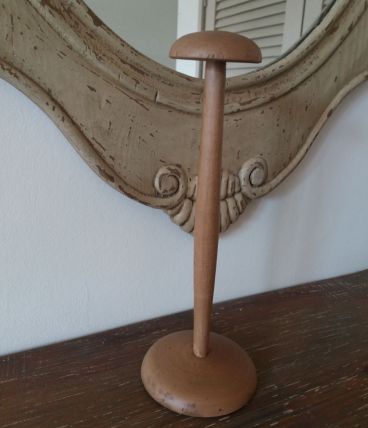 Ancien porte chapeau en bois