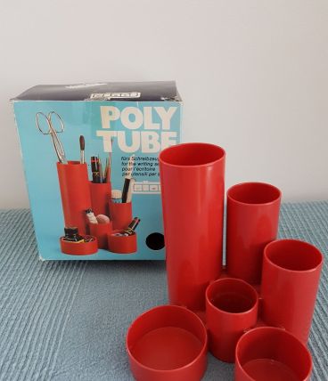 Support en plastique rouge vintage