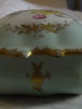 Bonbonnière années 30 en porcelaine de Couleuvre