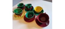9 tasses et sous tasses vintage en faïence