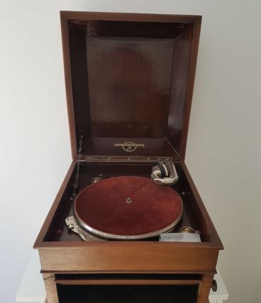 Gramophone ancien + disques