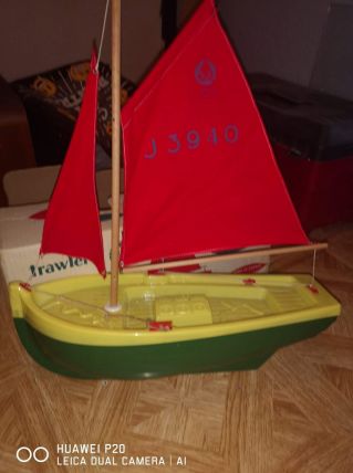 Ancien jouet  chalutier (bateaux) 