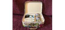 VALISETTE TASSES SOUS TASSES PORCELAINE ANGLAISE ET CUILLERE