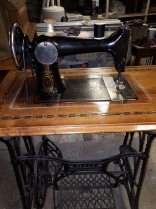 MACHINE A COUDRE 