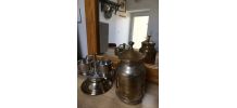Cafetière italienne et ses 2 tasses +pot à café moulu 