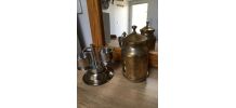 Cafetière italienne et ses 2 tasses +pot à café moulu 