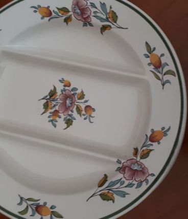 12 anciennes assiettes à asperges de Lunéville