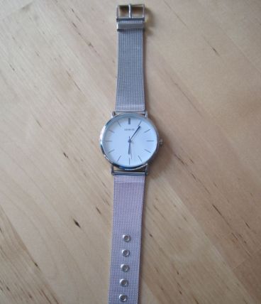 MONTRE MIXTE  DE MARQUE GENEVE NEUVE