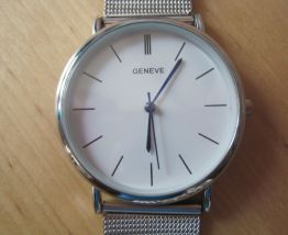 MONTRE MIXTE  DE MARQUE GENEVE NEUVE