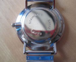 MONTRE MIXTE  DE MARQUE GENEVE NEUVE