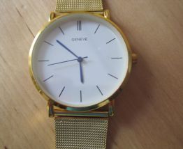MONTRE MIXTE  DE MARQUE GENEVE NEUVE  