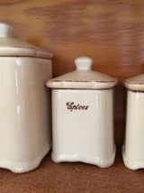 Série de pots à épices