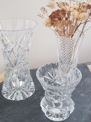 LOT DE 3 VASES EN VERRE CISELES RETRO