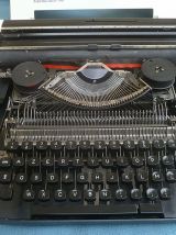 Machine à Ecrire Portable Vintage Olympia Alphamatic 33
