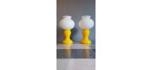 paire de lampes vintage en verre opaline blanches et jaunes
