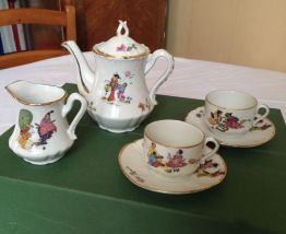 Dinette ancienne en porcelaine