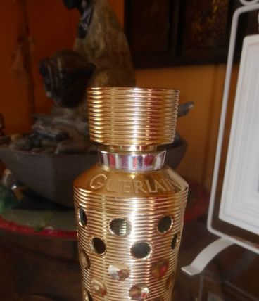 étui doré pour recharge Guerlain 93 ml