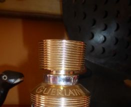 étui doré pour recharge Guerlain 93 ml