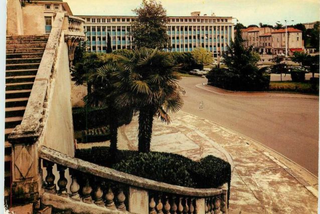 CARTE POSTALE ANCIENNE  30 -LES ESCALIERS 