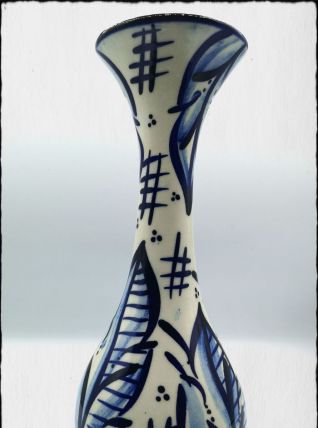 Vase en céramique bleu et blanc
