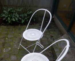 2 chaises de jardin en fer forgé blanches années 30