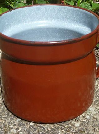 pichet  ancien  en  acier émaillé , vintage