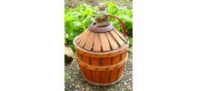 dame jeanne recouverte  en bois, vintage