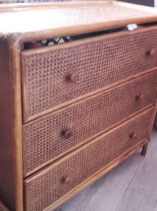 commode en rotin parfait état. .rotin impeccable. 