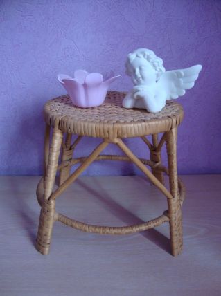 ANCIEN PETIT TABOURET EN ROTIN