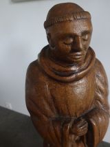 Statue de moine sculpté en bois d'olivier 