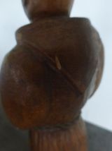 Statue de moine sculpté en bois d'olivier 