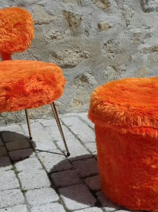 Chaise moumoute vintage avec pouf