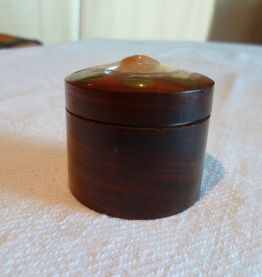 Petite boite ronde en bois incrusté laiton inde