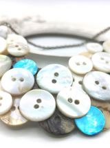 Collier plastron boutons de nacre