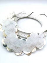 Collier plastron boutons de nacre
