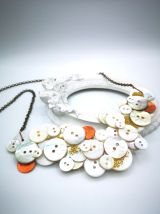 Collier plastron boutons nacres orange