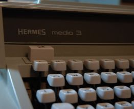 Machine à écrire Hermès Media 3