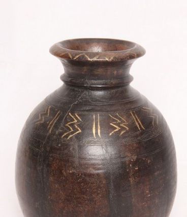Vase en bois